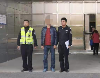 心存侥幸 男子使用伪造驾驶证酿事故被拘留