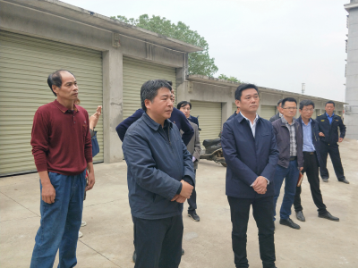 李文波、魏朝东调研老旧小区改造和通道沿线整治