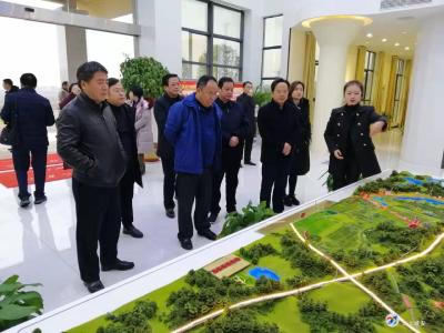 ​咸宁市改革考评组到咸安进行现场评比打分