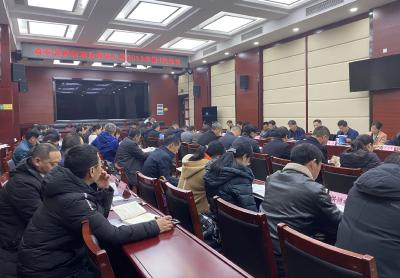 咸安区召开脱贫攻坚领导小组2019年第四次会议