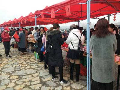 咸安“土货”进白水，高桥村投助脱贫