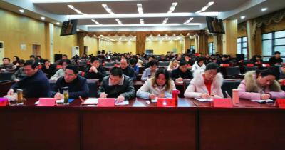 保卫生态环境  守护碧水蓝天