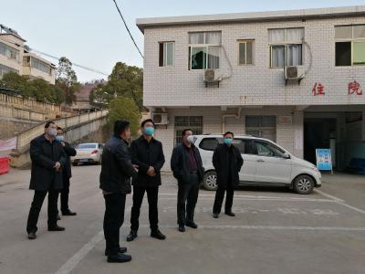 魏朝东在大幕乡督导新型冠状病毒感染的肺炎疫情防控工作