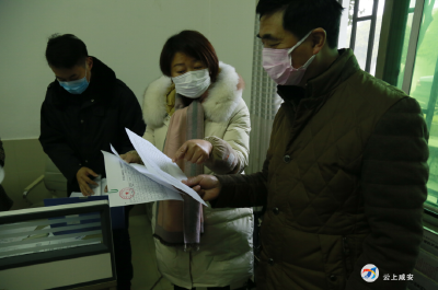 区纪委监委：一线督导压实防疫工作责任