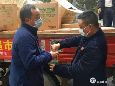 向阳湖爱心人士黄俊：10万个口罩“雪中送炭”援家乡 