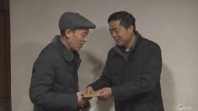 镇权春节前率队慰问贫困党员、优抚户