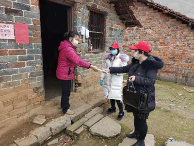 贺胜桥镇把严明纪律挺在防控一线