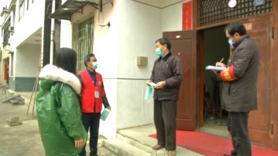 【亮身份践初心比作为】 发挥战斗堡垒作用  筑牢社区第一防线