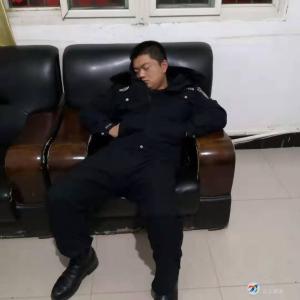 【战“疫”一线最美人物】“我还年轻，还能继续战斗！” 向奋战在防疫最前沿的他们致敬！