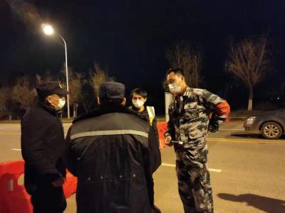 【亮身份践初心比作为】“战‘疫’一线，我们更要一直坚守！”