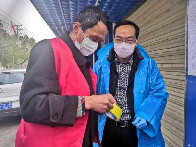 【战“疫”一线最美人物】一天在家仅停留19分钟  老党员艾豫华为抗击疫情退休又返岗