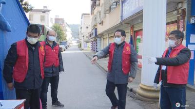咸宁高中：防控、教学两不误