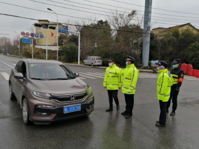 战“疫”路上总有些难忘的身影