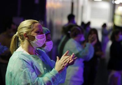 实时 | 全球确诊病例超70万 死亡病例超3万