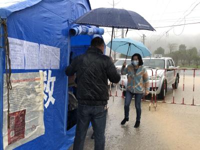 情暖“三八”  咸安移动组织慰问抗“疫”前线女神