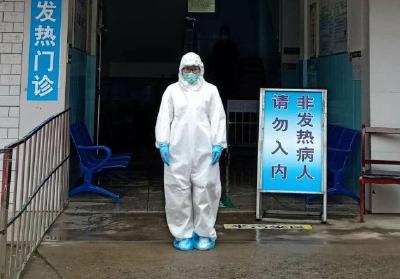 【战“疫”一线最美人物】车小莉：医者仁心抗“疫魔”