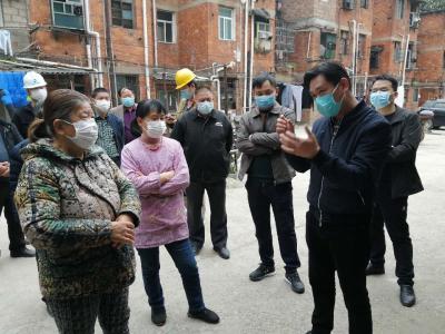 魏朝东调研督导老旧小区改造项目复工
