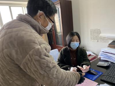 区生态环境分局：患癌退休党员干部为疫情防控工作捐款            