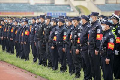 400余人、100台车，咸宁城区组建100支巡逻小队开展防疫巡逻 
