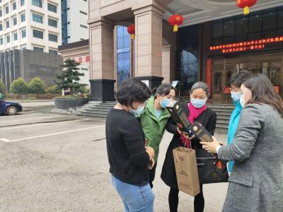 “感恩酒”送给最亲的人