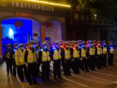 清明期间 咸安交警严查各类交通违法行为