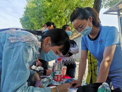 咸安区“稳就业 助脱贫”乡镇专场招聘会走进双溪桥镇 