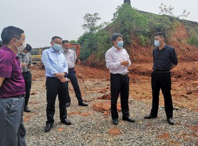 李文波在双溪桥镇调研时强调​：坚持一张蓝图绘到底 只争朝夕推动发展