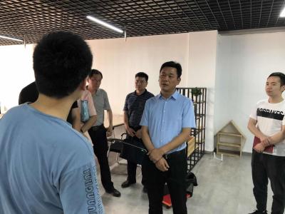 【咸安高质量发展“六大”活动】 魏朝东回访香城文创空间及调研白水畈时强调：干事创业要有工匠精神，以精益求精的态度雕琢精品工程