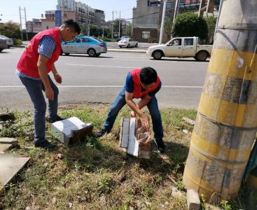 咸安商贸物流区在官埠社区开展创文活动