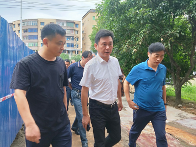 魏朝东专题督办老旧小区改造