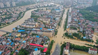 暴雨来袭 咸安积极行动降低灾害损失 