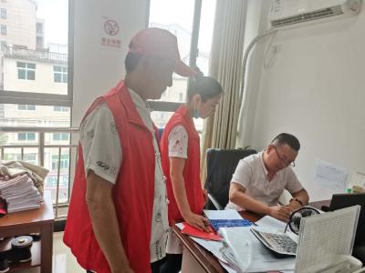 党员群众齐心干 文明创建不停步  