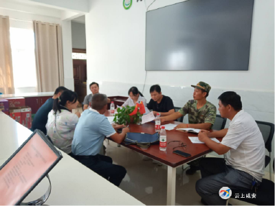 向阳湖镇：开展精准扶贫工作交叉式检查