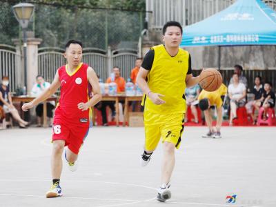 社区篮球赛    拉近邻里情