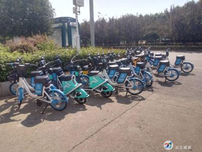违规投放“小包车”惹祸频频 共享电单车发展路在何方