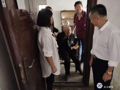 浮山办事处走访慰问计生特殊家庭