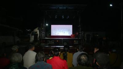 咸安文化惠民文艺汇演走进大桥村