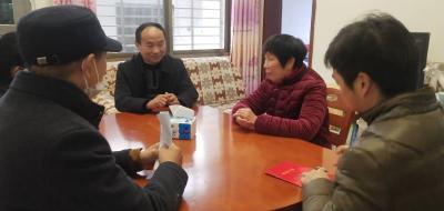 区委巡察办：走访慰问送温暖  脱贫攻坚暖人心