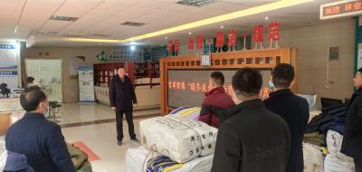官埠桥镇开展“暖冬关爱”活动