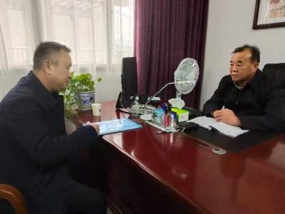 咸安区教育局加强与党外代表人士联谊交友工作