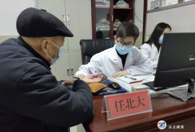 区中医院举办“膏方节” 6名北京中医专家坐堂义诊 