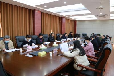咸宁市中院在咸安征求人大代表对法院工作报告的意见建议