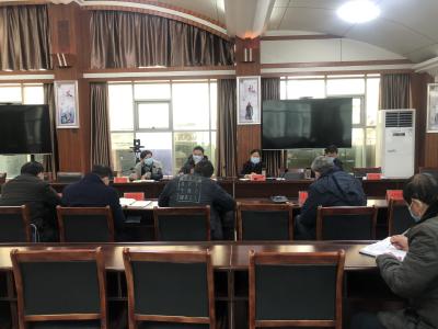 咸安区召开疫情防控工作会商会