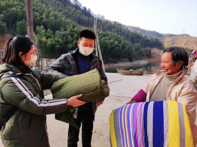 冬日送温暖 慰问暖人心