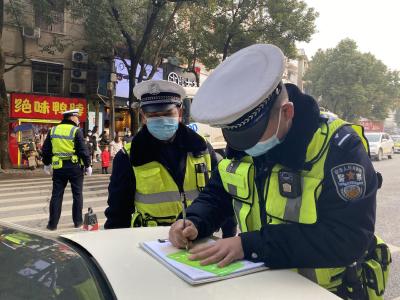 快速处置！咸安交警开展春节城区交通拥堵处置应急演练