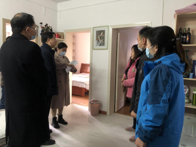 包保单位进社区   春节慰问暖民心