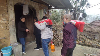 情系困难户 慰问暖民心