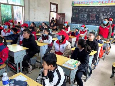 “爱心妈妈”送温暖 甘棠学子享温情