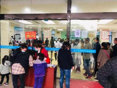 温泉街道办事处：“四个到位”推进全民疫苗接种