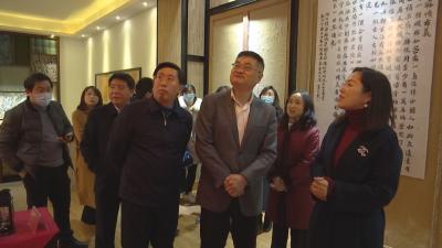 妇女节之际 市区领导为女企业家送祝福 送信心